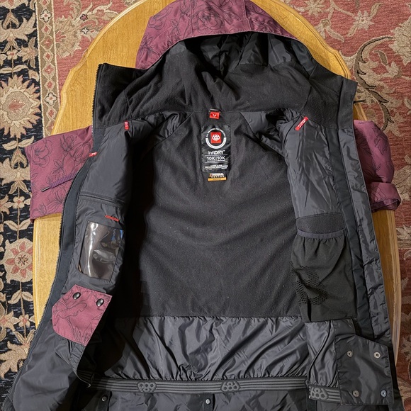 686 Snowboard Ski jacket - Picture 3 of 5